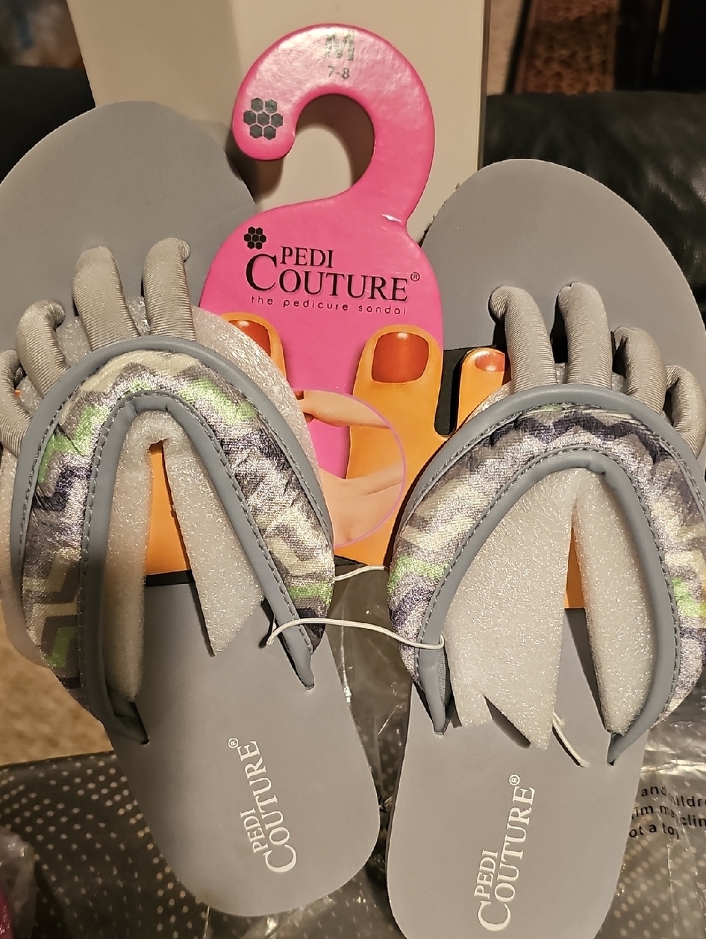 NEW Pedi Couture Gray Chevron Spa Flip Flop Slippers...size M (7-8).